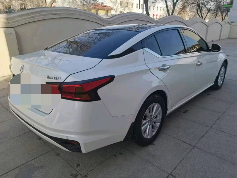 保定19年日产天籁5