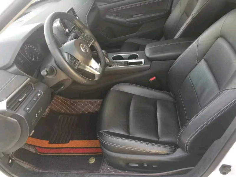 保定19年日产天籁7