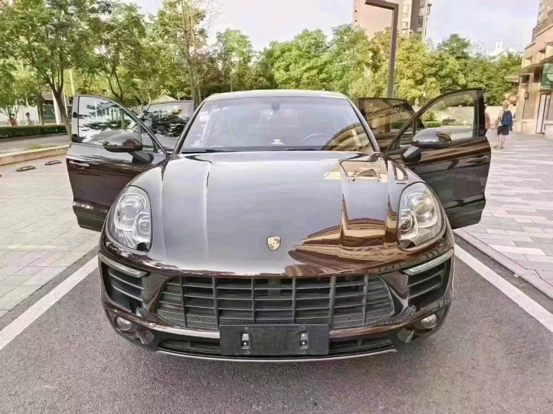 泰州17年保时捷Macan1