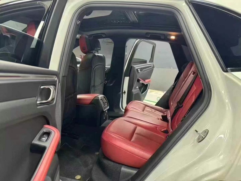 成都19年保时捷Macan8