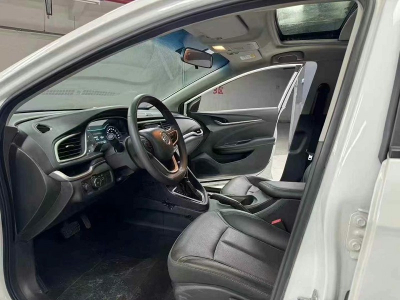 成都22年别克英朗8