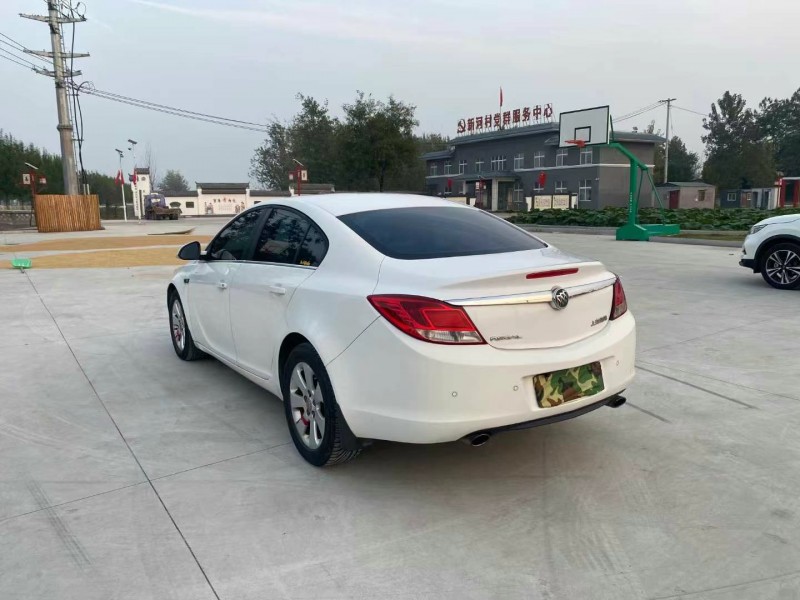 徐州12年别克君威8