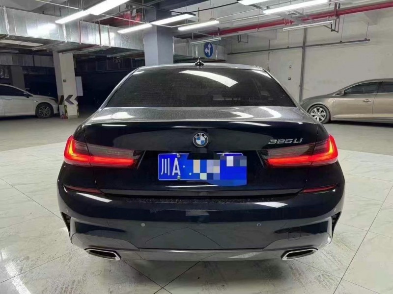 成都22年宝马3系6