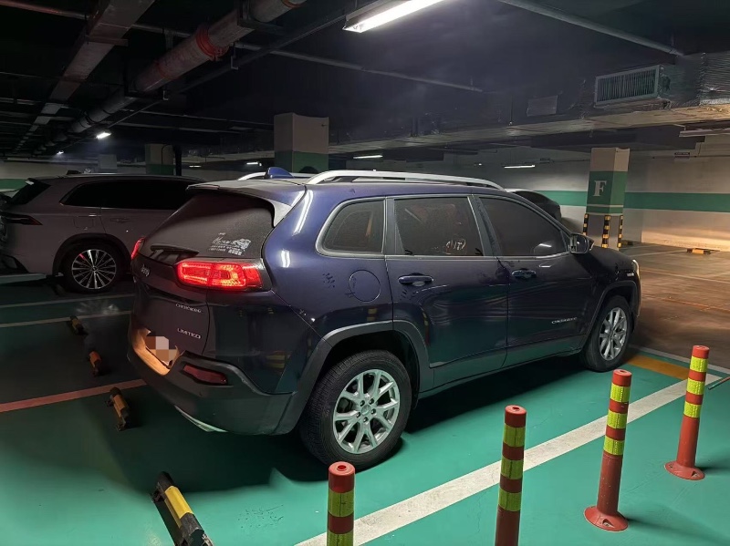 青島18年Jeep自由光6
