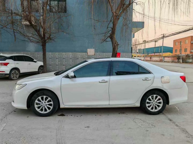 保定13年丰田凯美瑞3