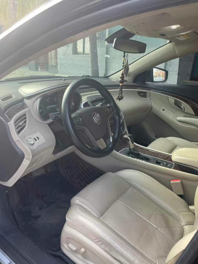 保定14年别克君越8