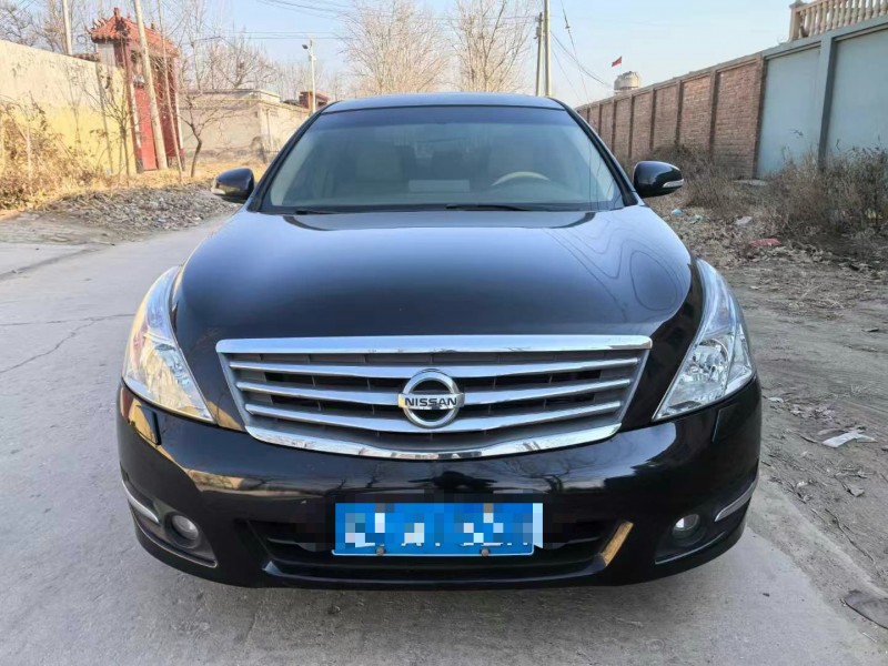 保定10年日产天籁1