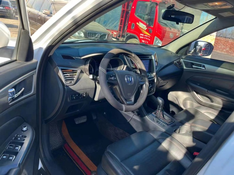 保定16年长安汽车CS755