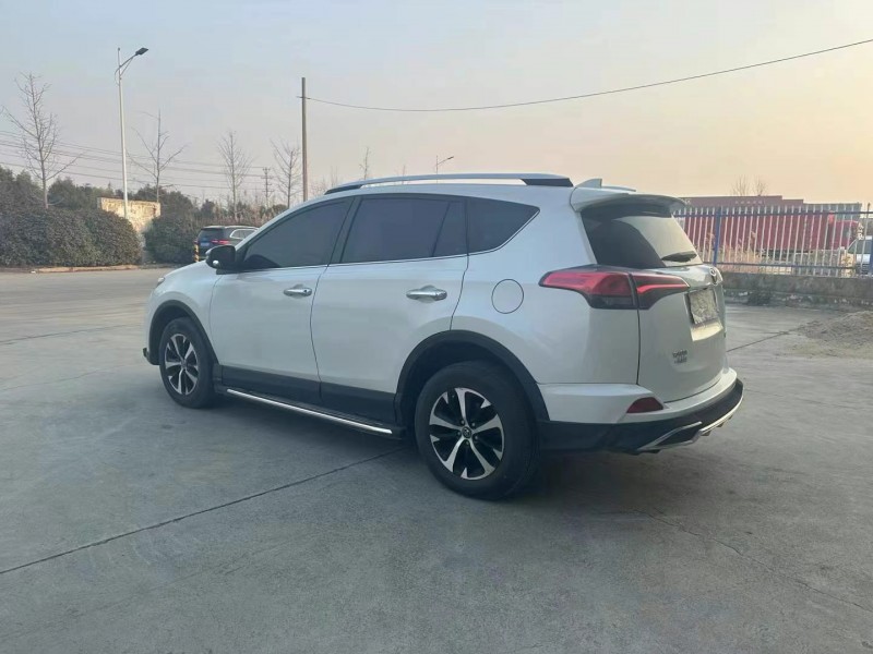 徐州18年丰田RAV48