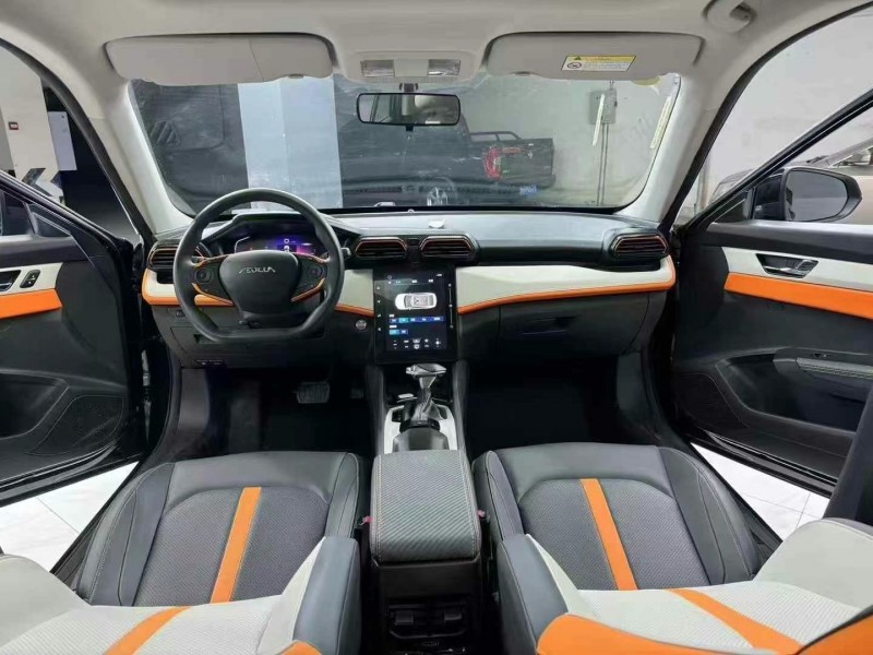 成都24年东风奕炫8