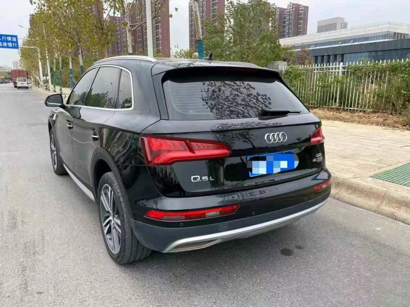 广州20年奥迪Q57