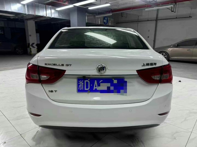 成都15年别克英朗3