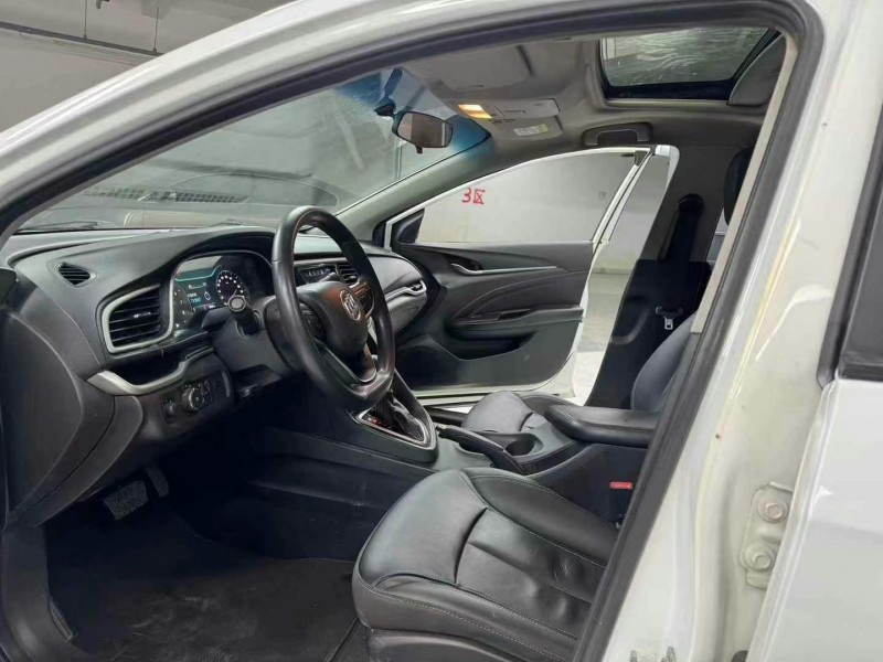 成都15年别克英朗5