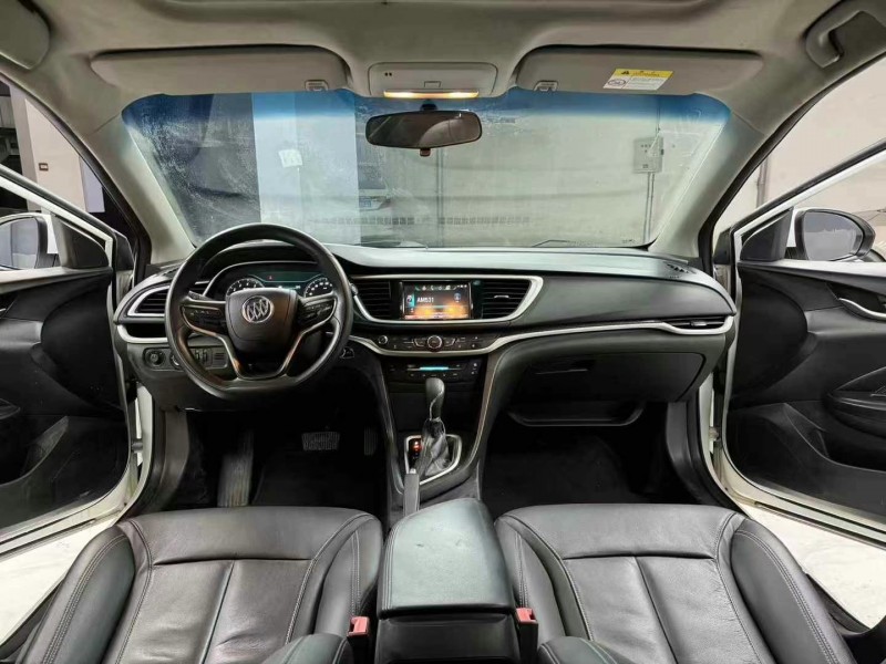 成都15年别克英朗8