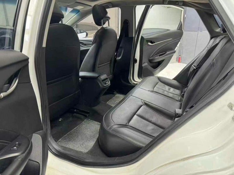 成都15年别克英朗9