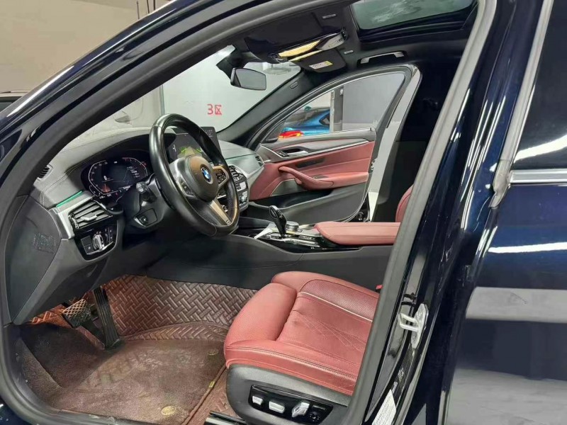 成都22年宝马5系9