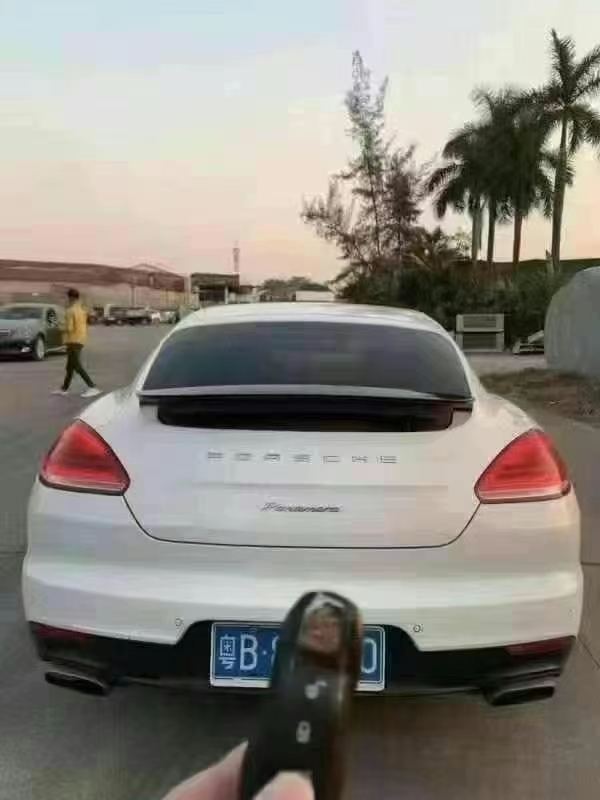 广州13年保时捷帕拉梅拉8