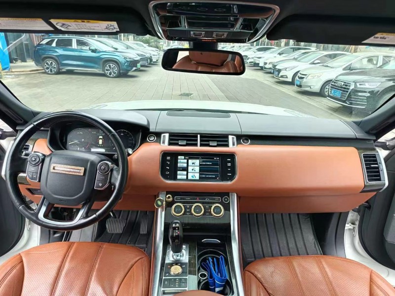 广州16年路虎揽胜运动7