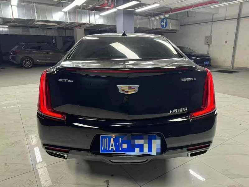 成都18年凯迪拉克XTS8