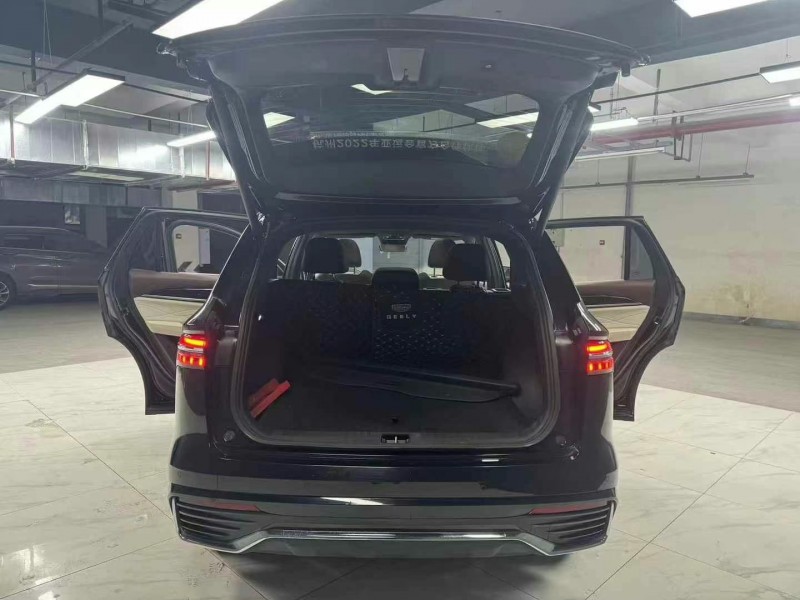 成都22年吉利星越9