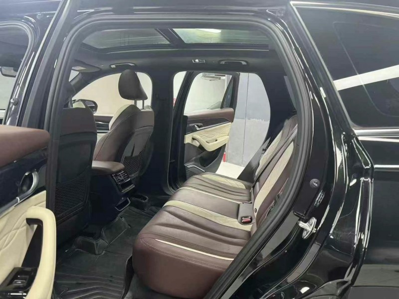 成都22年吉利星越10