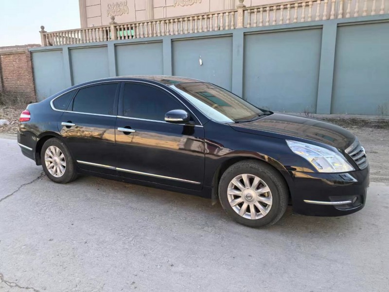 保定10年日产天籁2