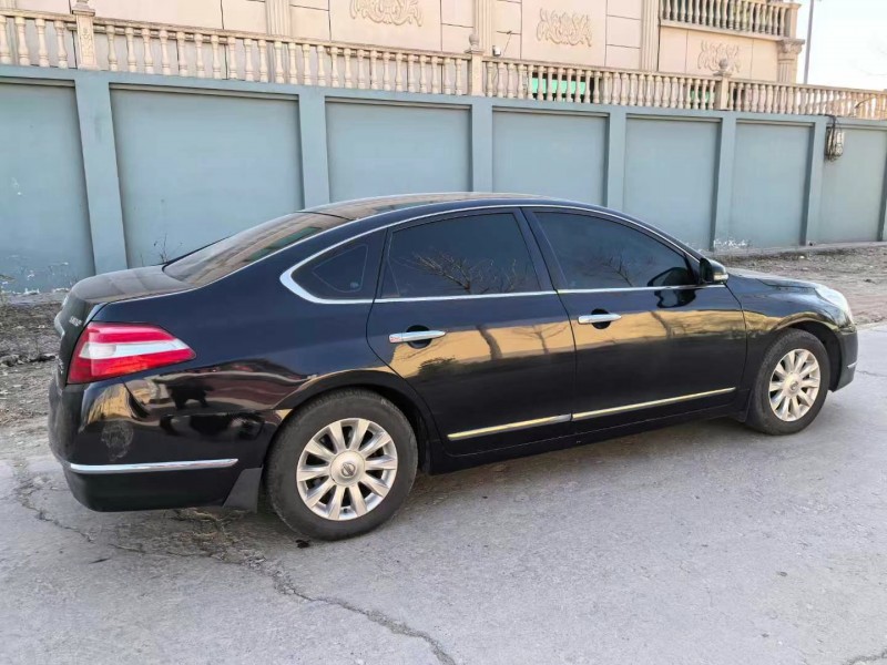 保定10年日产天籁5