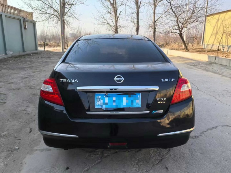 保定10年日产天籁9