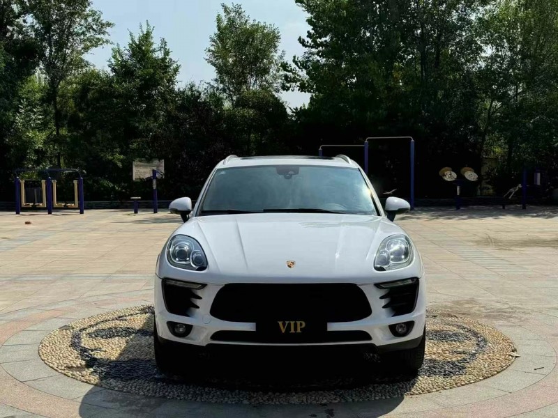 青岛18年保时捷Macan1