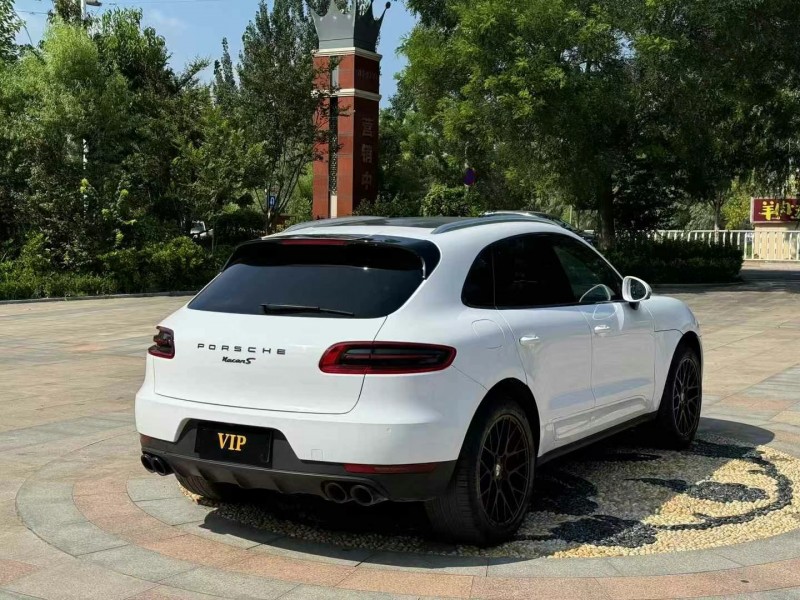 青岛18年保时捷Macan8