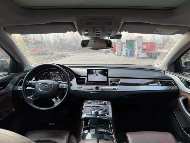 青岛17年奥迪A8L4