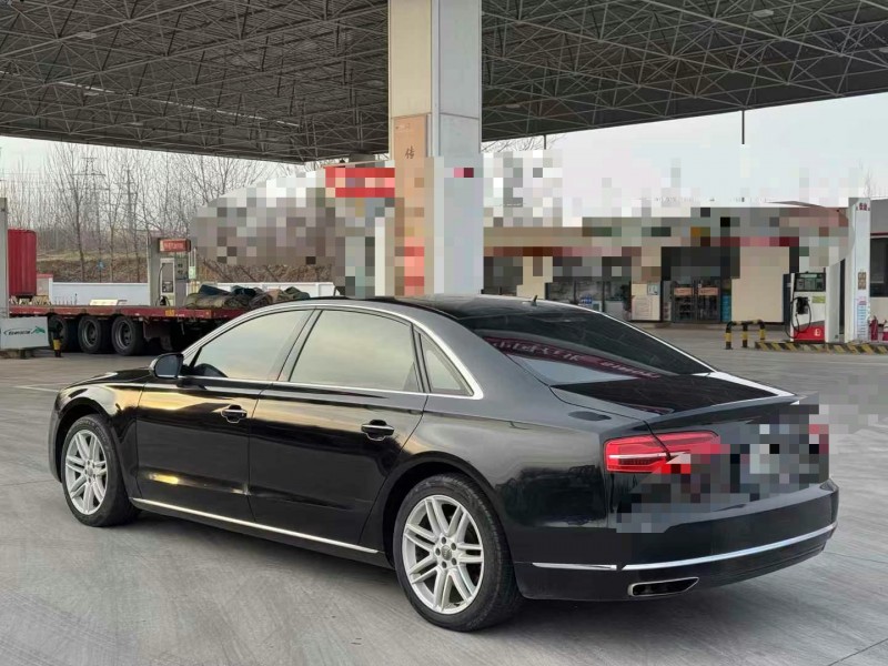 青岛17年奥迪A8L7