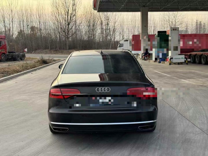 青岛17年奥迪A8L9