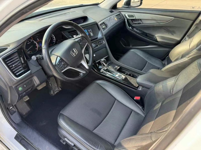 保定17年本田思铂睿2