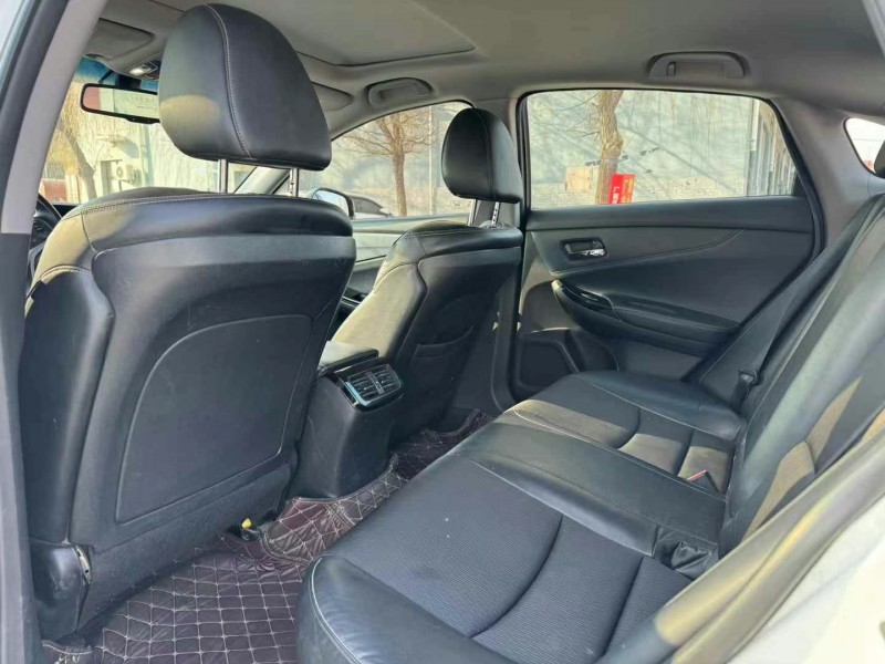 保定17年本田思铂睿5