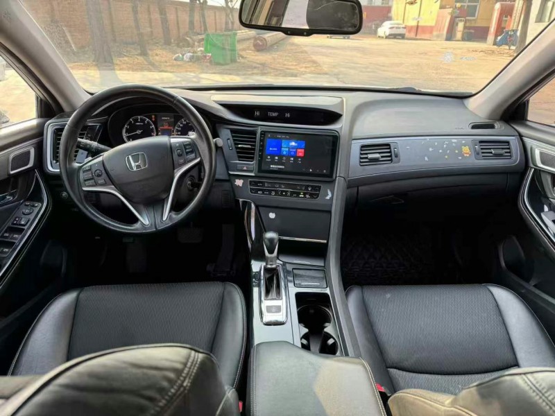 保定17年本田思铂睿6