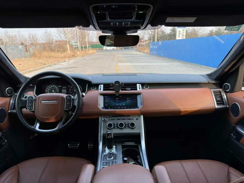 青岛17年路虎揽胜运动4