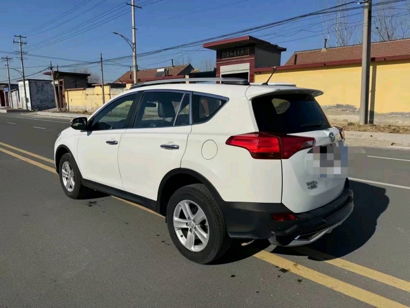 济宁14年丰田RAV47