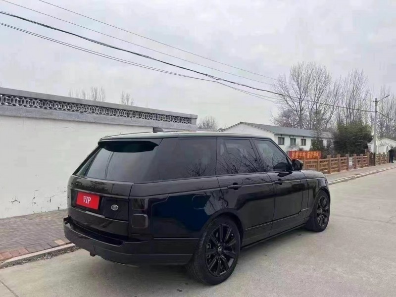 青岛22年路虎揽胜行政7