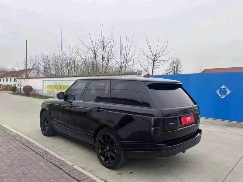 青岛22年路虎揽胜行政8