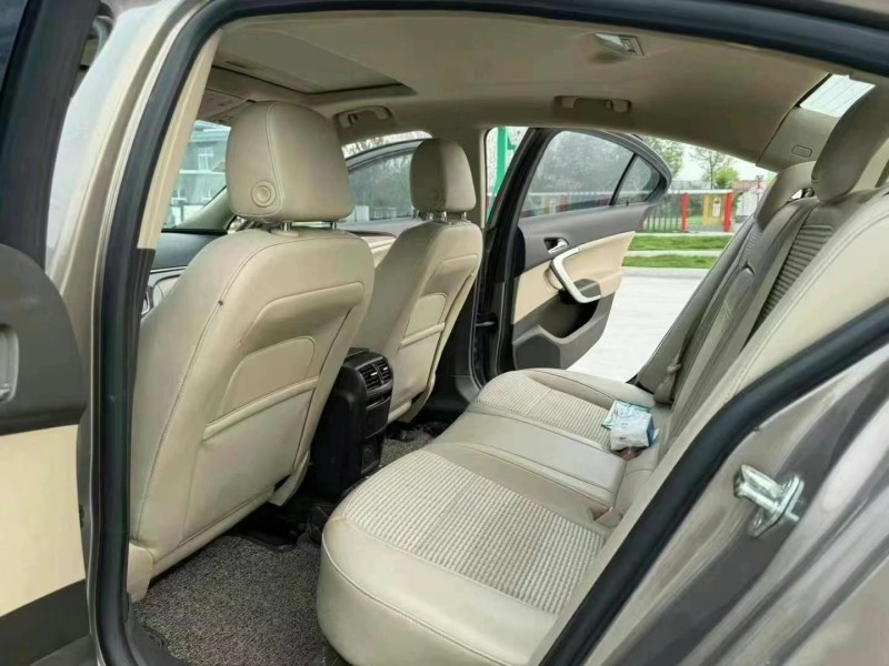 徐州17年别克君威6