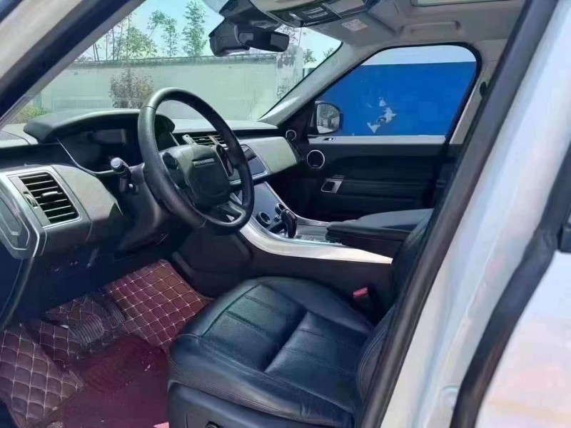 青岛21年路虎揽胜运动6