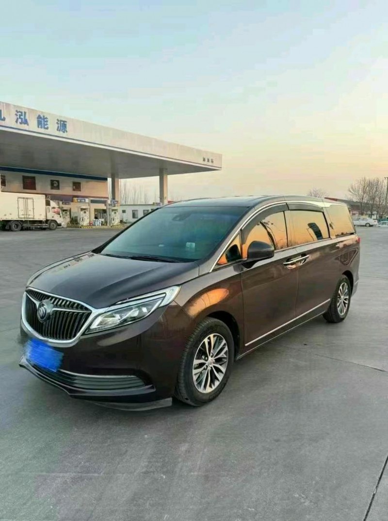 济宁17年别克GL84