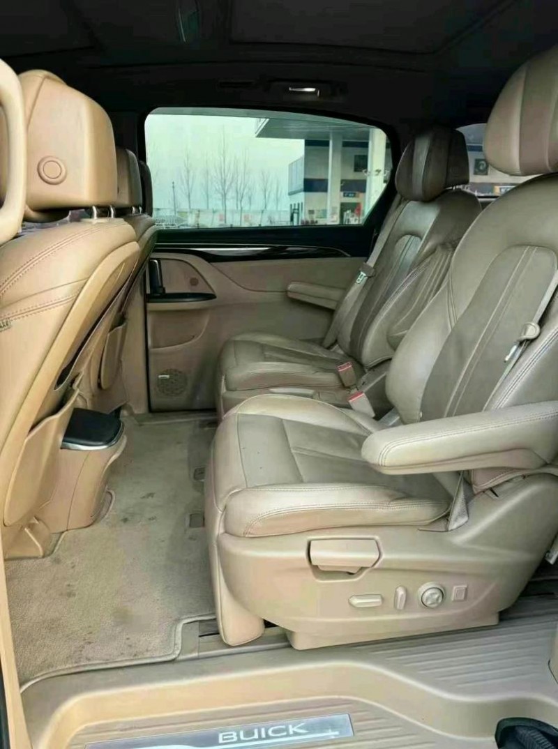 济宁17年别克GL88