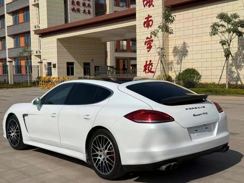 广州13年保时捷帕拉梅拉4