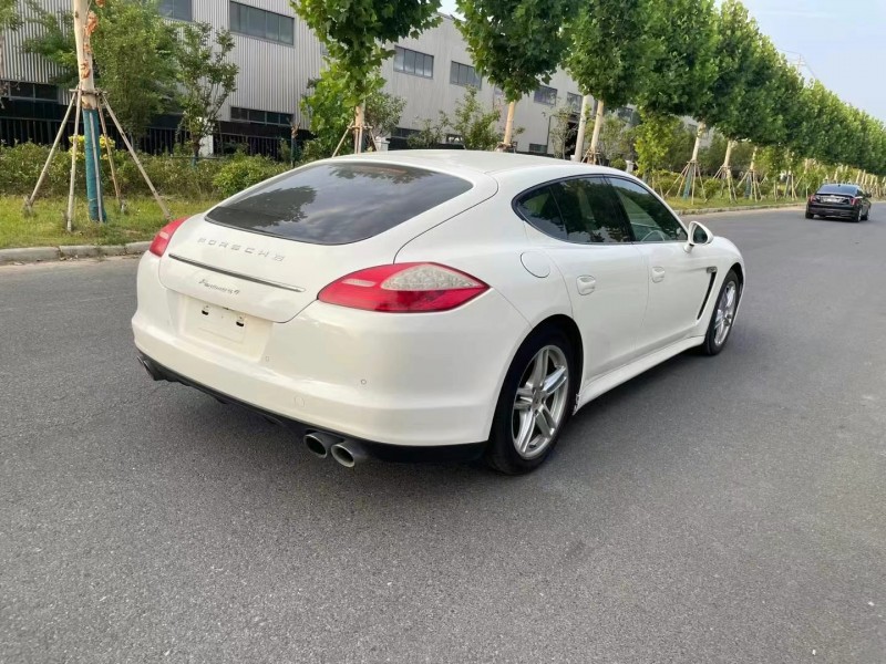 徐州12年保时捷帕拉梅拉6