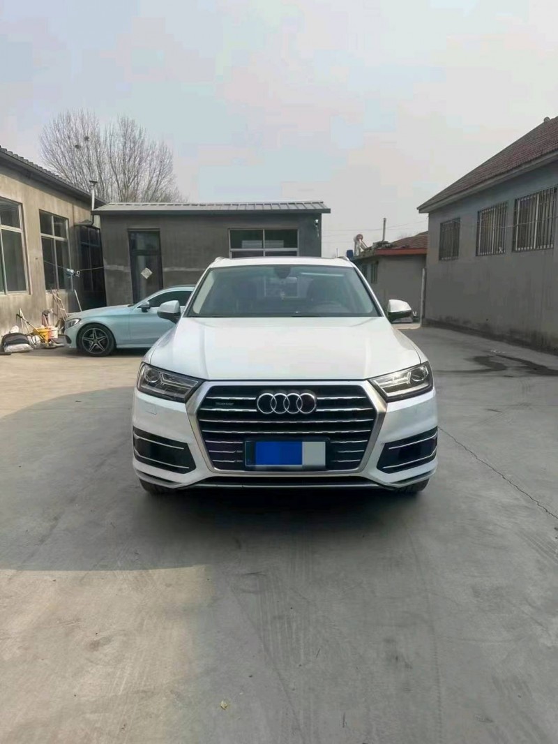 济宁16年奥迪Q71