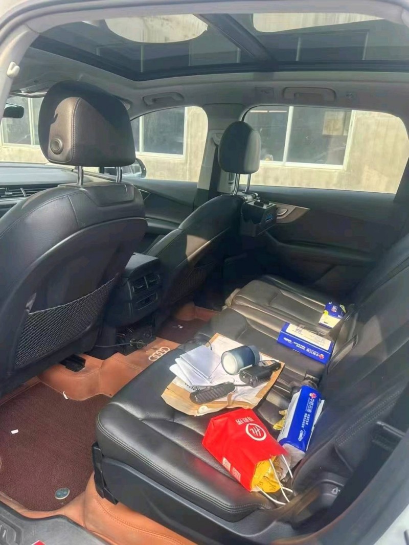 济宁16年奥迪Q76