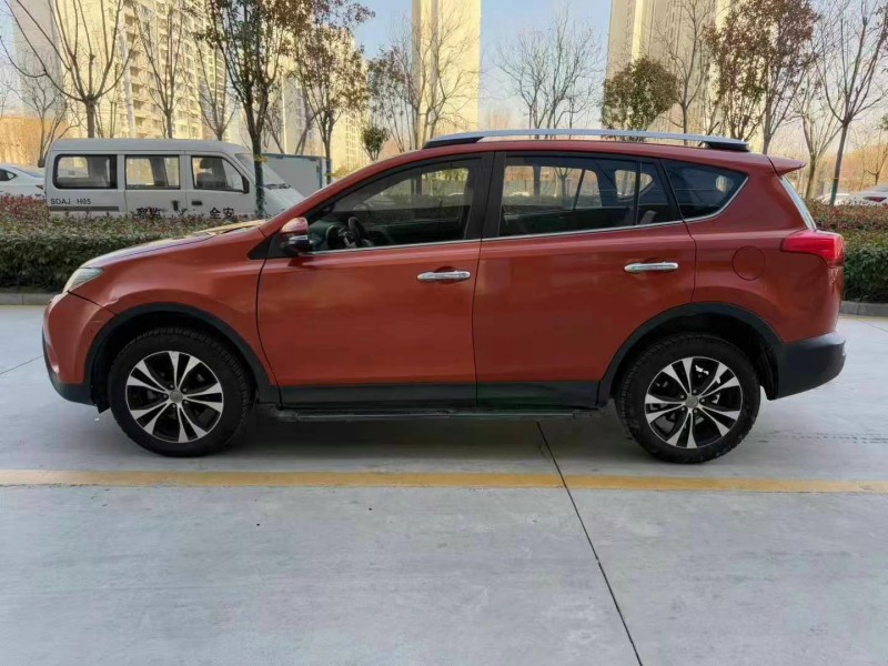 济宁14年丰田RAV47