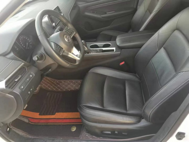 保定19年日产天籁8